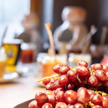 Готель Landkomforthotel Panorama & Restaurant Bella Vista Гарміш-Партенкірхен