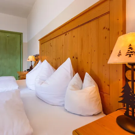 Готель Landkomforthotel Panorama & Restaurant Bella Vista 3*