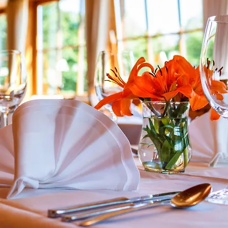 Landkomforthotel Panorama & Restaurant Bella Vista Готель Гарміш-Партенкірхен